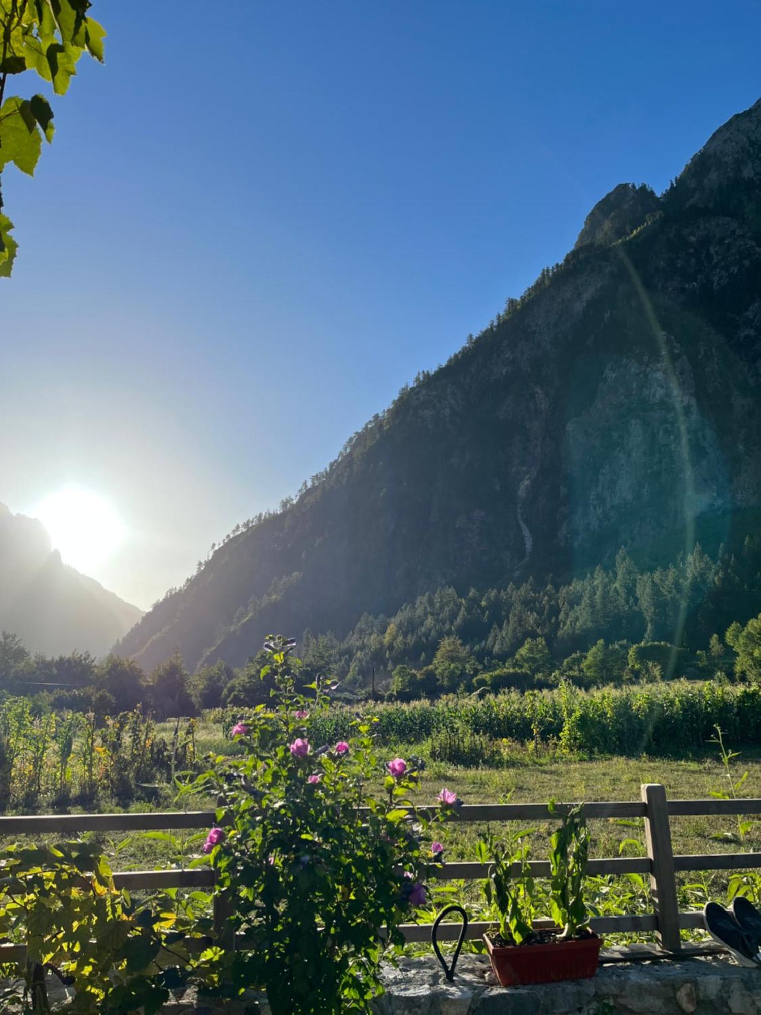 Guesthouse Gezim Selimaj Валбона Экстерьер фото